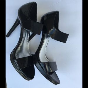 BCBG Paris Ladies black patent leather heels